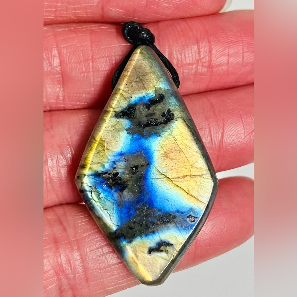 Labradorite Polished Pendant Necklace
